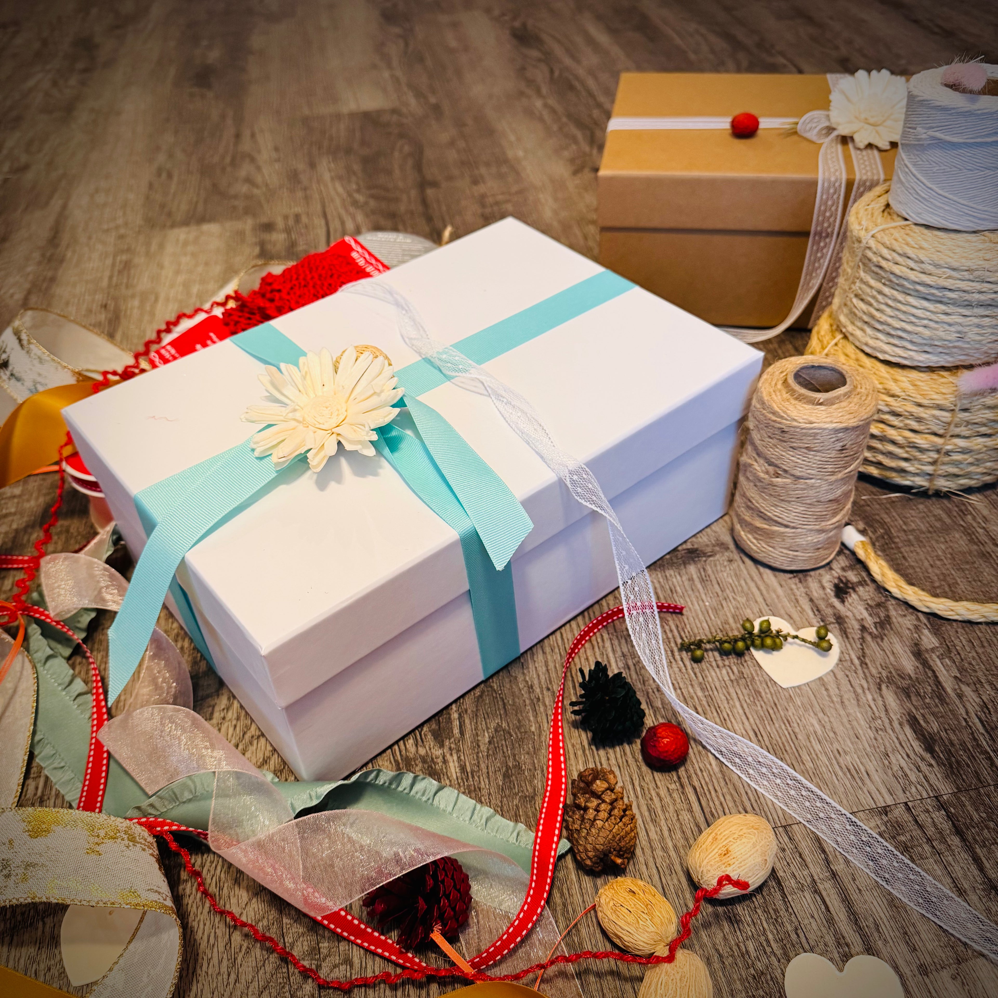 Gift Set Of Nuts And Honey In A White Box (NUT135) - Flora Sense