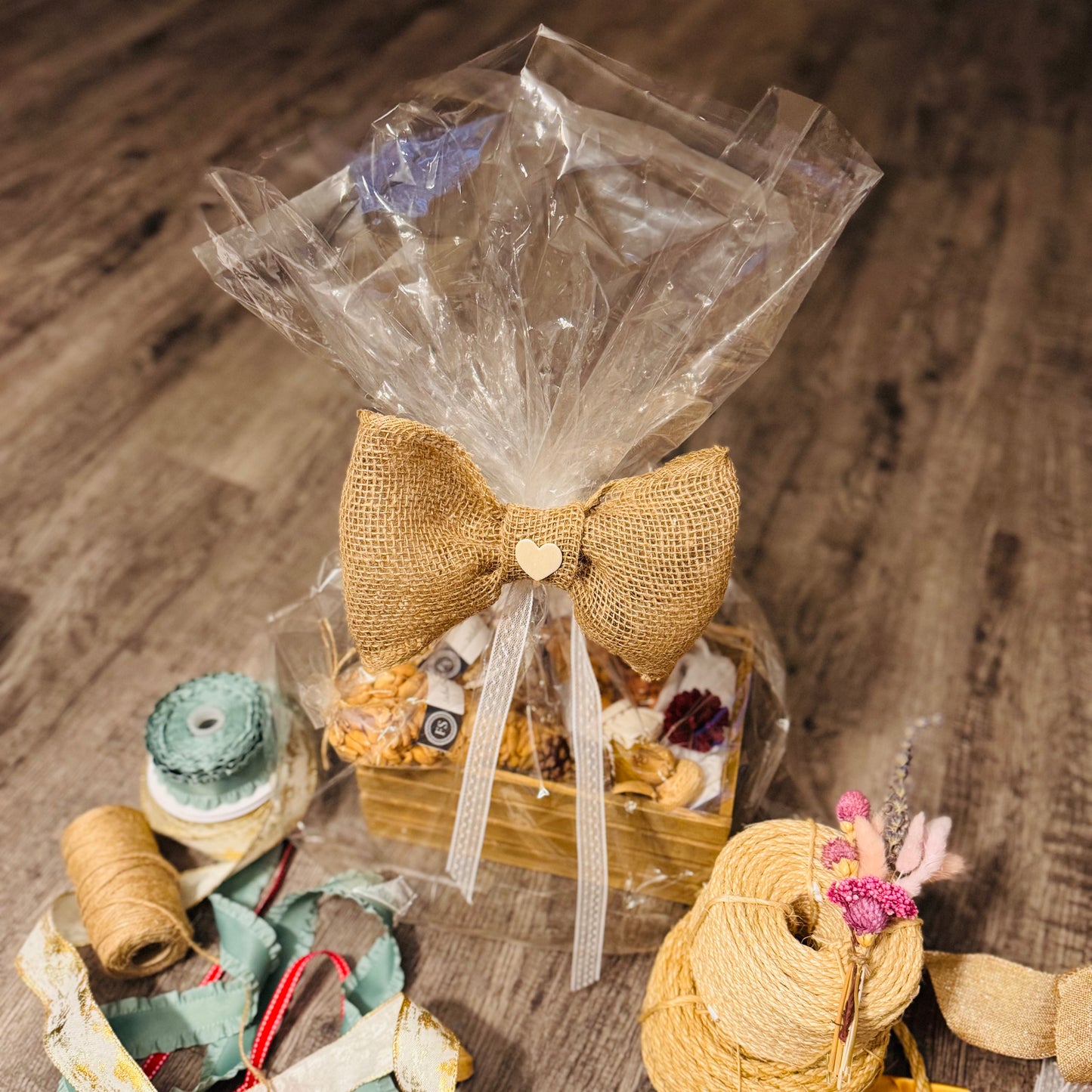 Gift Set Of Nuts And Honey In A Wooden Box (NUT119) - Flora Sense