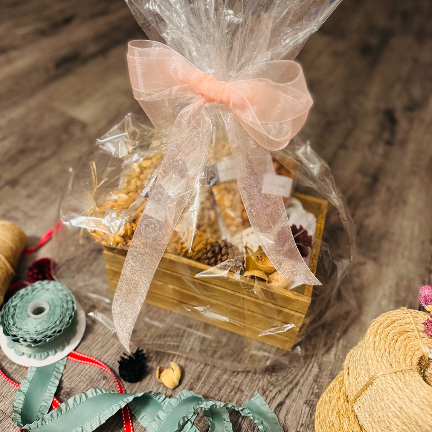 Gift Set Of Nuts And Honey In A Wooden Box (NUT120) - Flora Sense