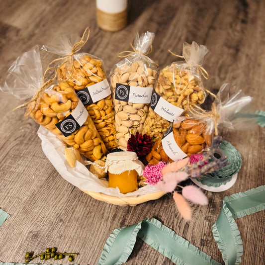 Gift Set In A Round Basket Of Nuts And Honey (NUT124) - Flora Sense