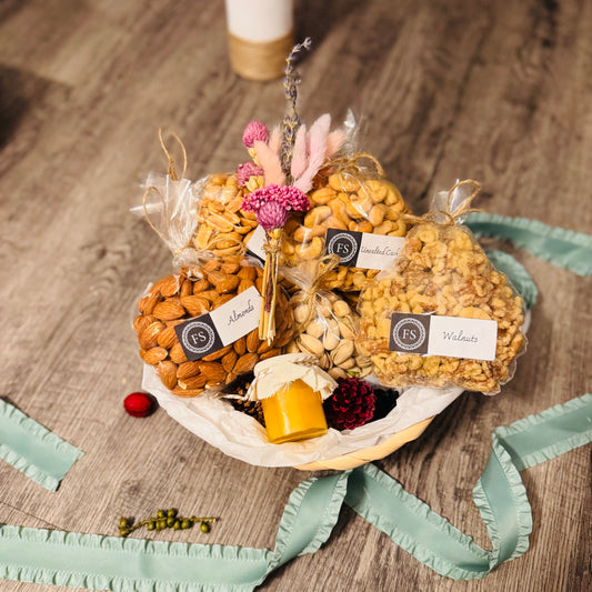 Gift Set In A Round Basket Of Nuts And Honey (NUT125) - Flora Sense